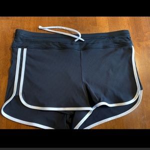 Athleta size small Kata shorts.